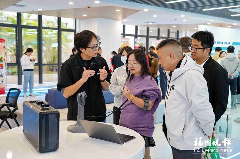 市残疾人康复就业中心开业