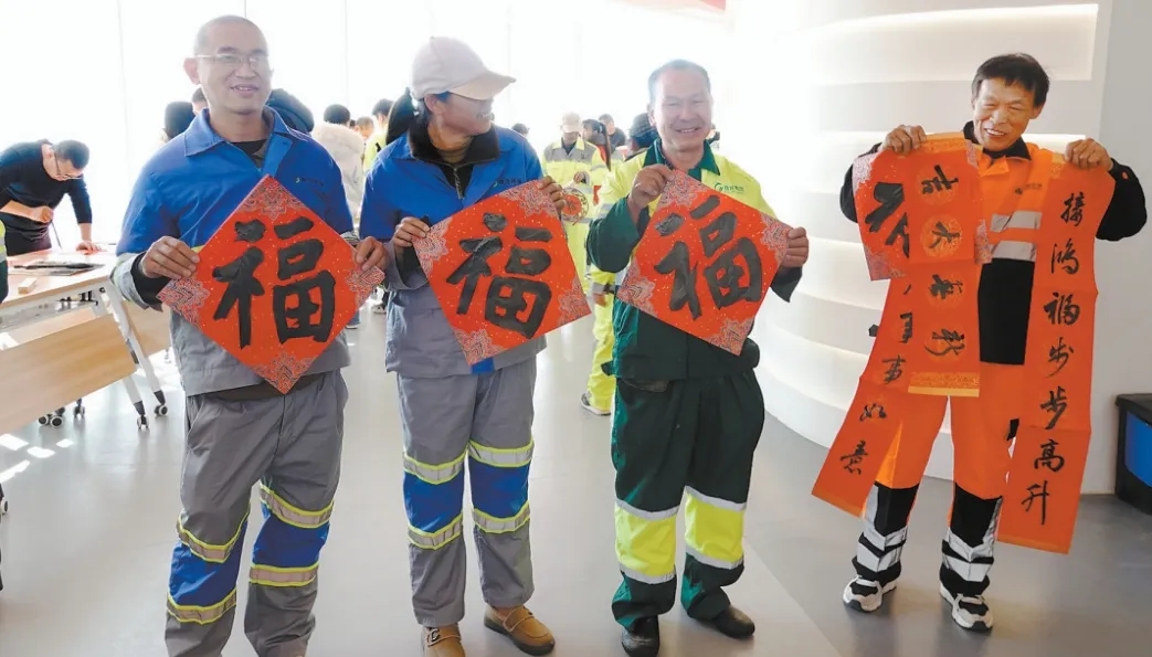 福州晚报｜省市政协书画家写春联祝福环...