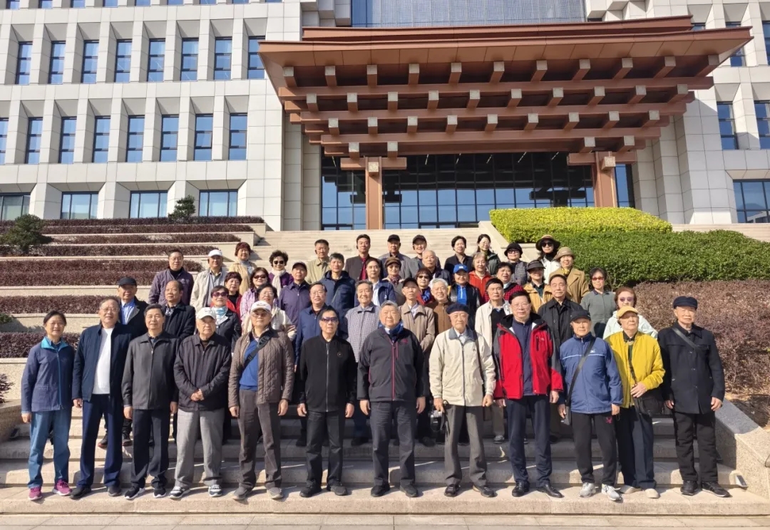 市政协机关开展第四季度老干部外出活动