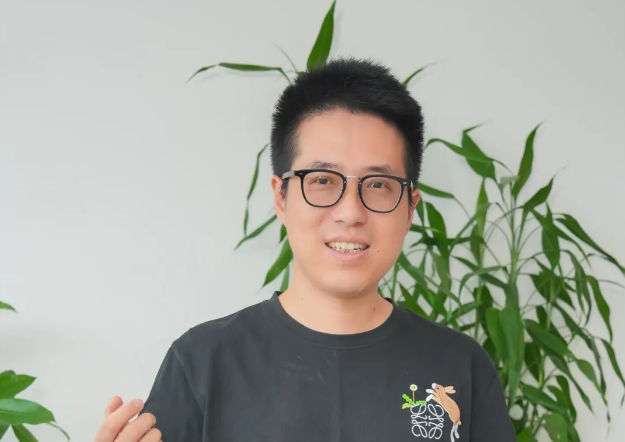 十四届福州市政协全景回眸·委员风采｜市政协委员郑凌劼：把行业里的发现，搬上政协的桌子——从投资与创业视角谈履职建言的一点体会